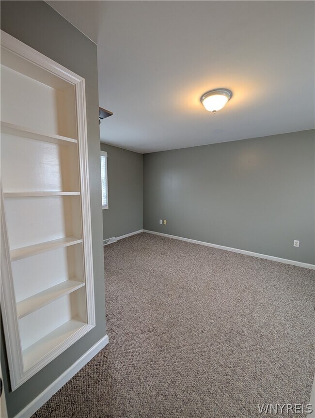 Building Photo - 6181 Old Beattie Rd