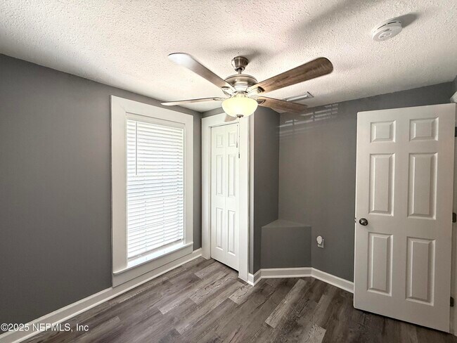 Building Photo - 5336 Cruz Rd
