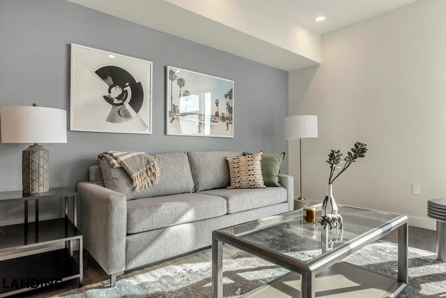 Building Photo - 17500 25th Ave NE