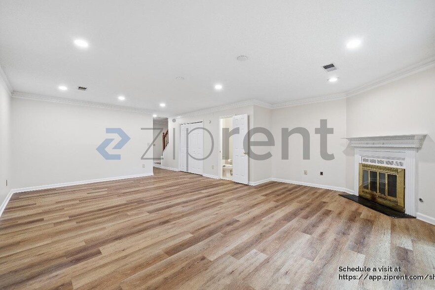 Building Photo - 661 Coventry Township Ln