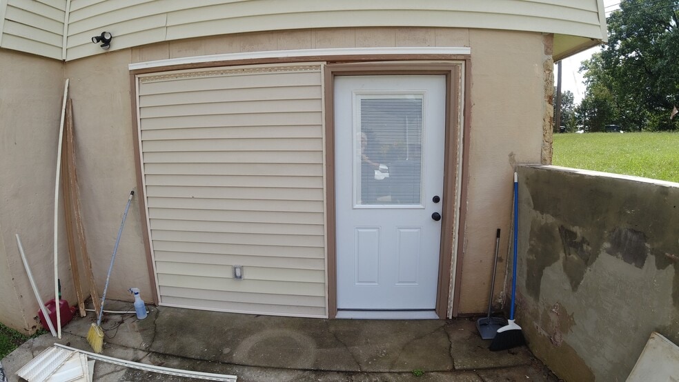 Building Photo - 2322 Chukar Rd