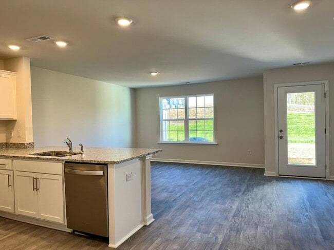 Building Photo - 149 Tributary Wy