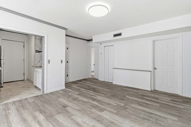 Building Photo - 43 Orient St