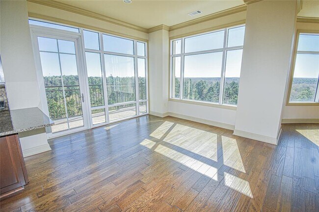 Building Photo - 2801 Wexford Dr