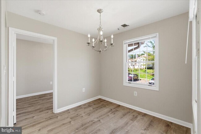 Building Photo - 100 Westwick Ct