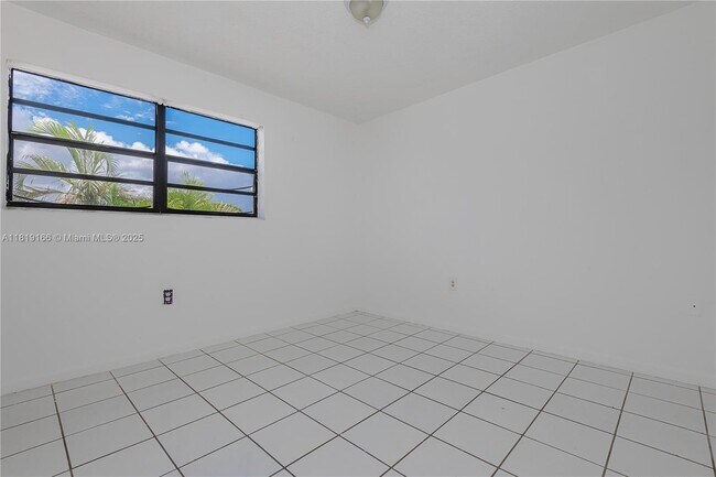 Building Photo - 1082 W 79th St