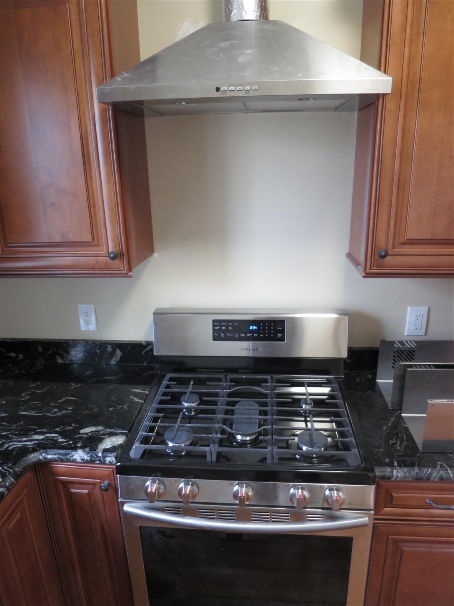 Building Photo - 1131 Broadway