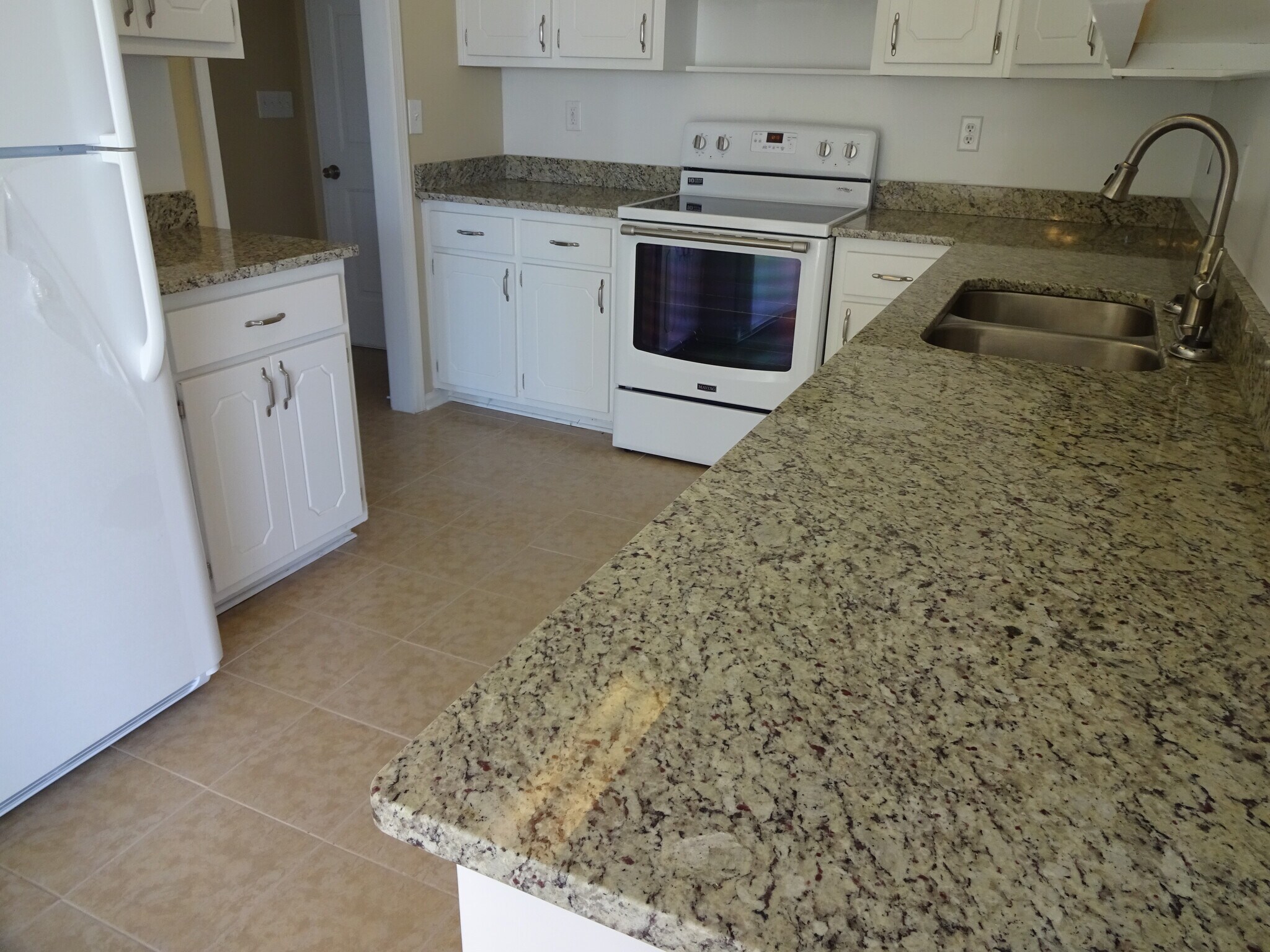 Building Photo - 304 High Point Pl