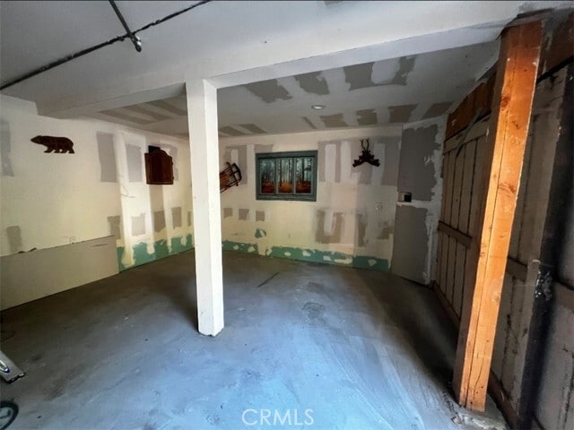 Building Photo - 754 Golden Dr