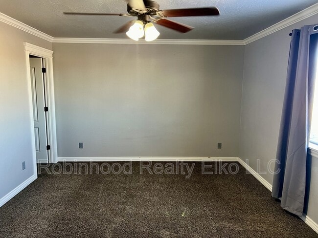 Building Photo - 758 Parkridge Pkwy