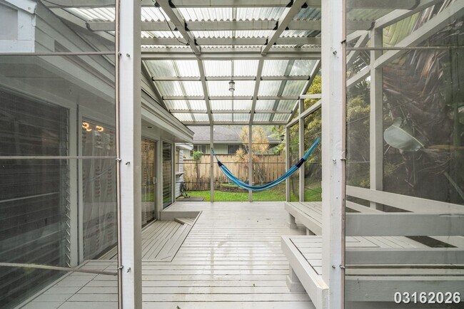 Building Photo - 4 Bed 3 Bath in Kalihi Valley