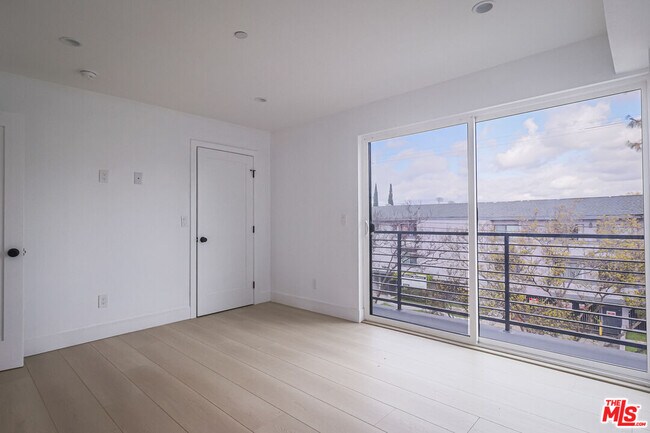 Building Photo - 11810 Gilmore St