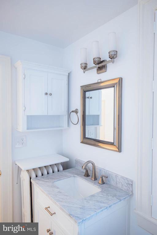 Building Photo - 407 N Washington St