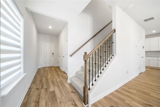 Building Photo - 1510 Lyon Wy Dr