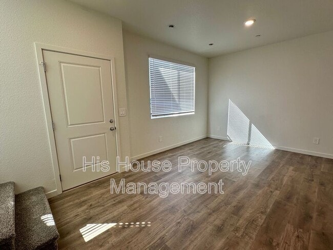 Building Photo - 3905 Congaree Way