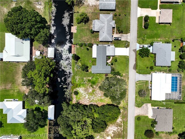 Building Photo - 120 Happiness Ave