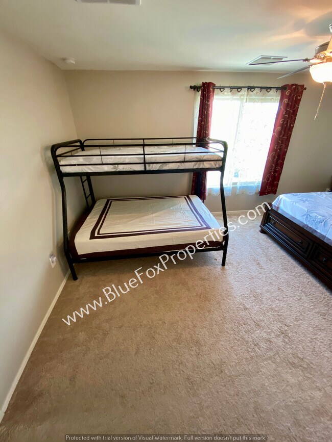 Building Photo - 9009 W Rolling Springs Dr