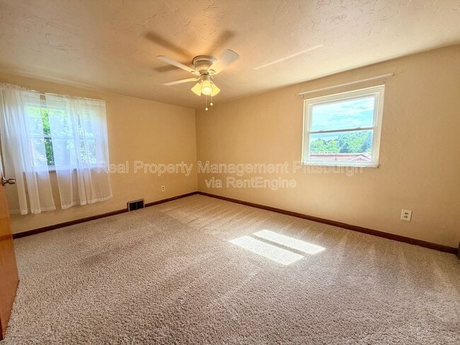 Building Photo - 1076 Thornwood Dr