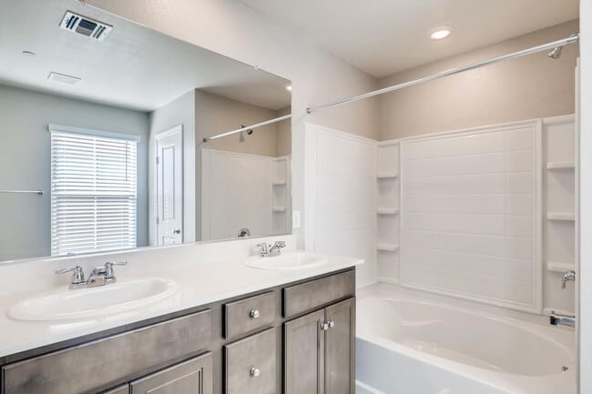 Building Photo - GORGEOUS HOME in Inspirada Community!!!