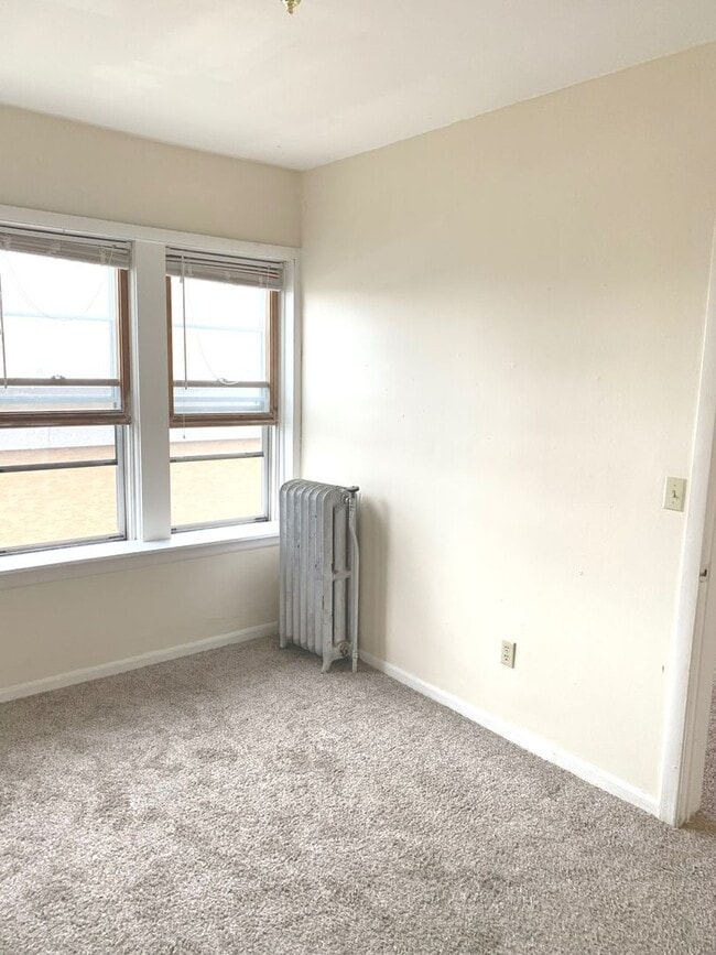 Interior Photo - 1318-20 Van Buren