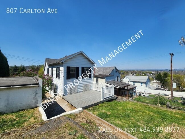 Building Photo - 807 Carlton Ave