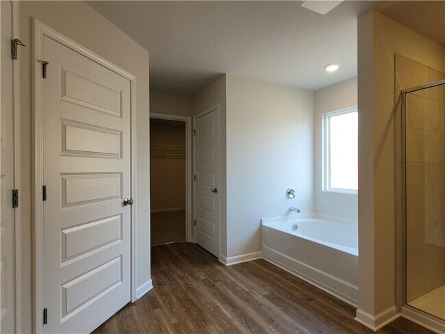 Building Photo - 310 Sound Cir