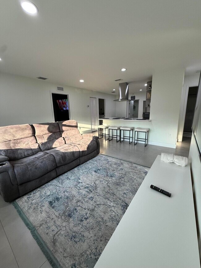 Building Photo - 2314 Pinecrest Ct