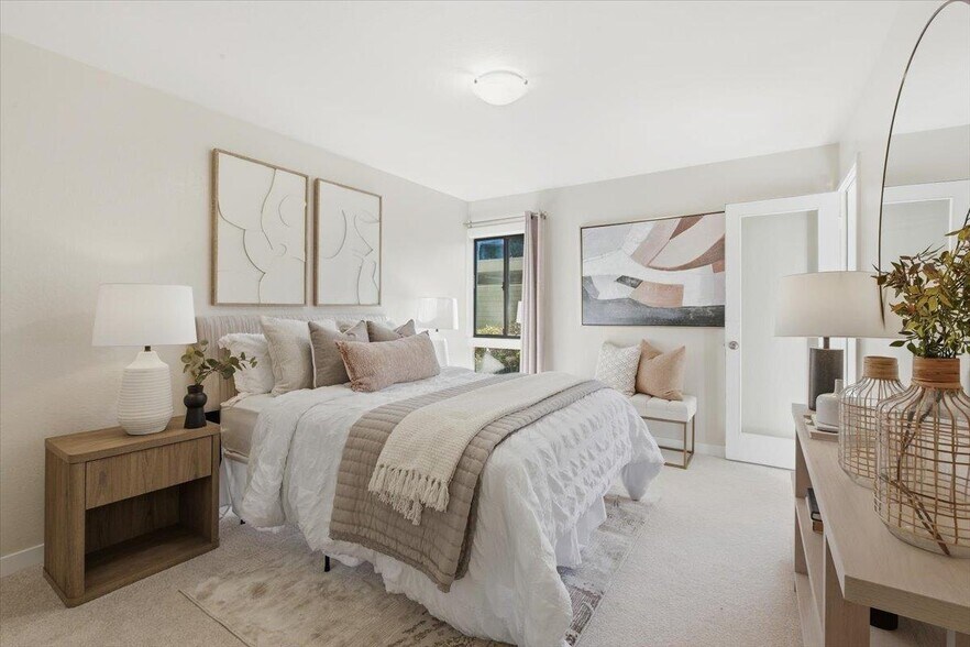 Building Photo - 280 Easy St