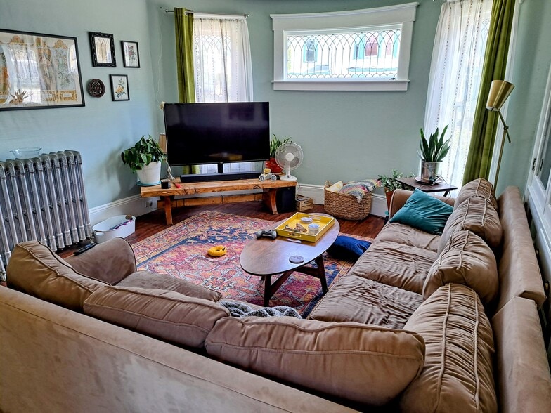 Building Photo - 357 Portland St