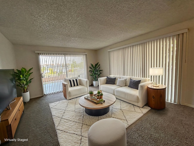Building Photo - On the Lake, 2 Bed, 2 Bath, Great Views!