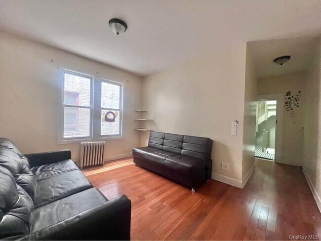 Primary Photo - 81-36 Baxter Ave
