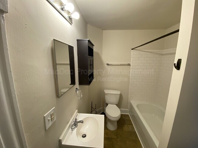 Building Photo - 320 Wolfe St