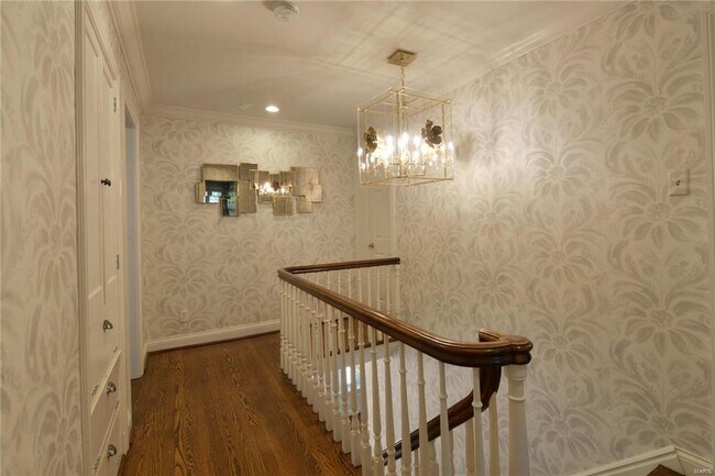 Building Photo - 937 S Bemiston Ave