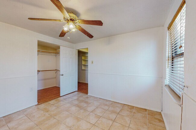 Building Photo - North Valley 4 Bedroom 2 Bath *Move-in Special* $1000 off 1st month rent if you sign by 11/30/25