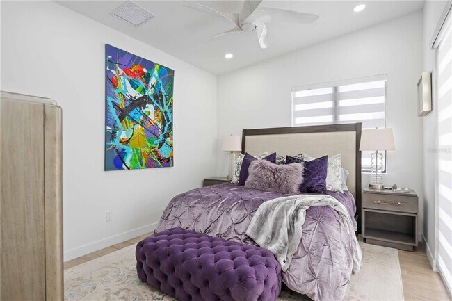 Building Photo - 7520 N Coolidge Ave