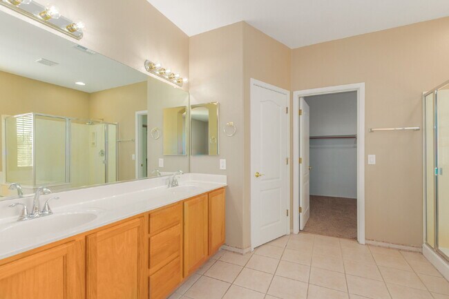 Building Photo - 1462 W. Roadrunner Dr.