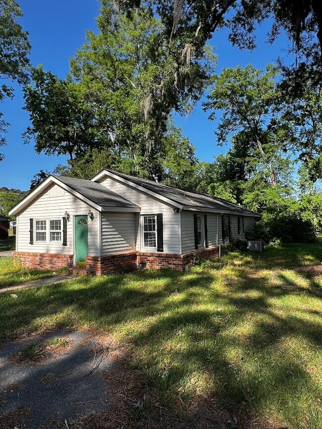 Building Photo - 215 S Skinner Ave