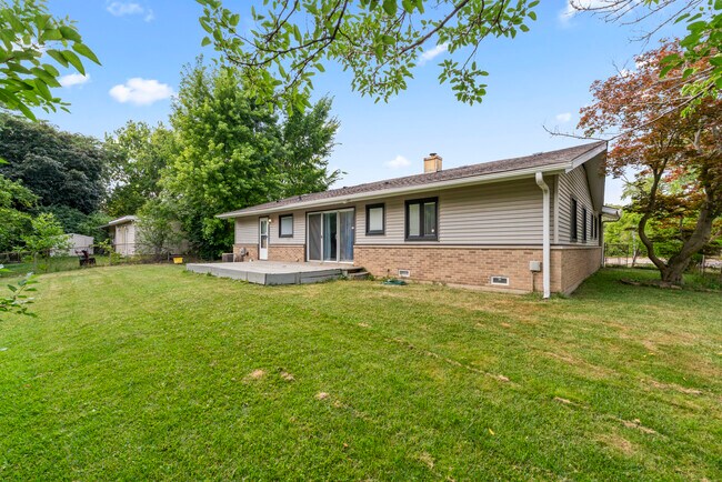 Building Photo - 109 Landmeier Rd