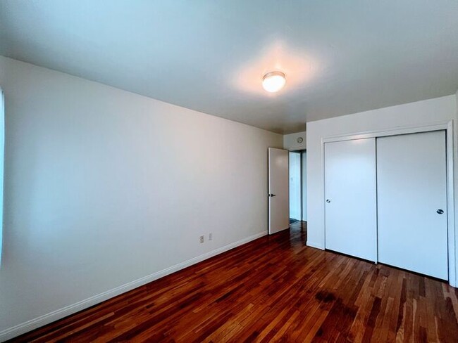 Building Photo - Charming 1 Bedroom in Banker's Hill with P...