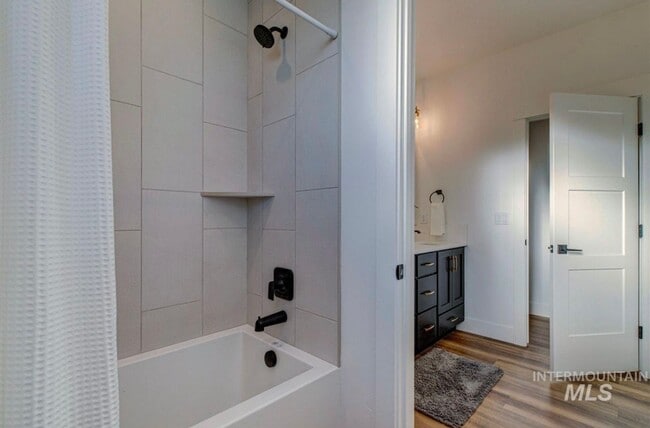Building Photo - Luxury Living in Dry Creek Ranch