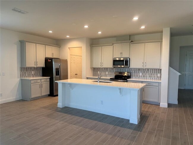 Building Photo - 7968 Syracuse Dr