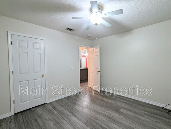 Building Photo - 7440 Chimney Pines Dr