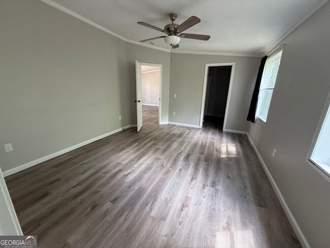 Building Photo - 1160 Happy Hollow Rd