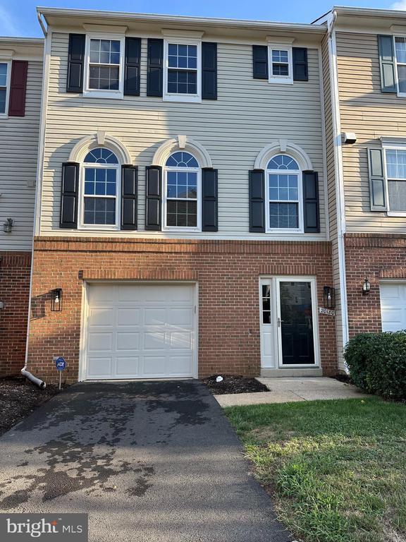Primary Photo - 20180 Hardwood Terrace