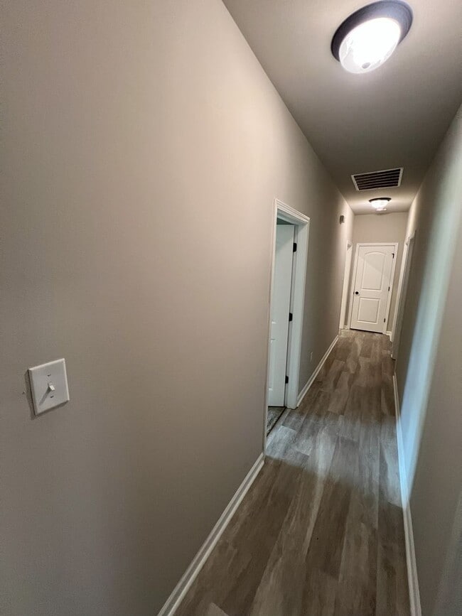 Building Photo - Charming 4 Bedroom, 2 bath Home in Gonzale...