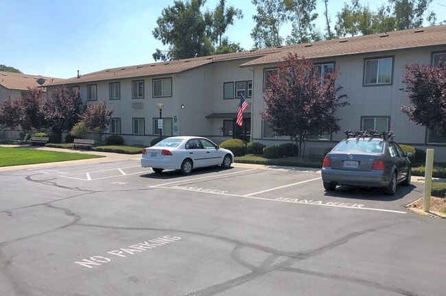 Building Photo - 910 Canby Rd