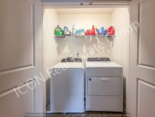 Building Photo - 5786 Calle Vis Dr