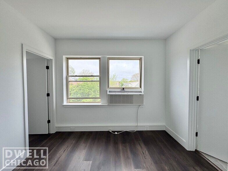 Building Photo - 5600 N Ashland Ave