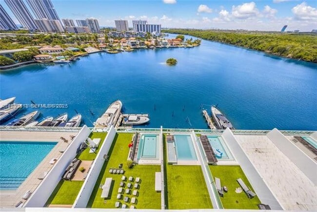 Building Photo - 400 Sunny Isles Blvd