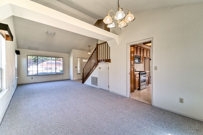 Building Photo - Spacious 4-Bedroom Home Near Happy Park